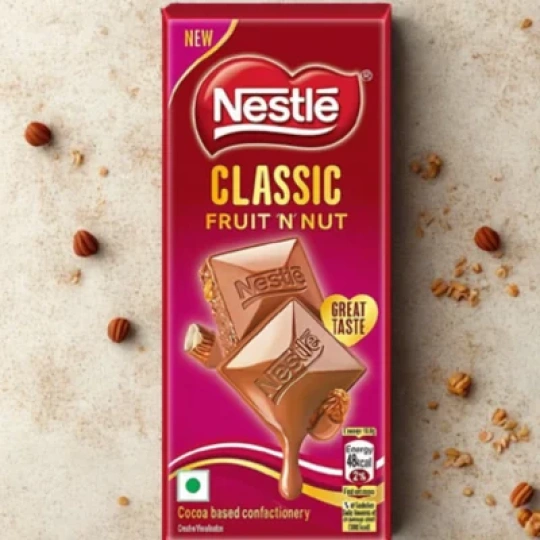 Nestle Classic Fruit ‘N’ Nut with Almond & Raisins