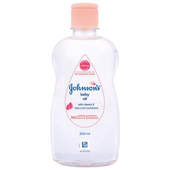 Johnson's Baby Oil with Vitamin E, Non-Sticky for easy spread and massage, 200ml
